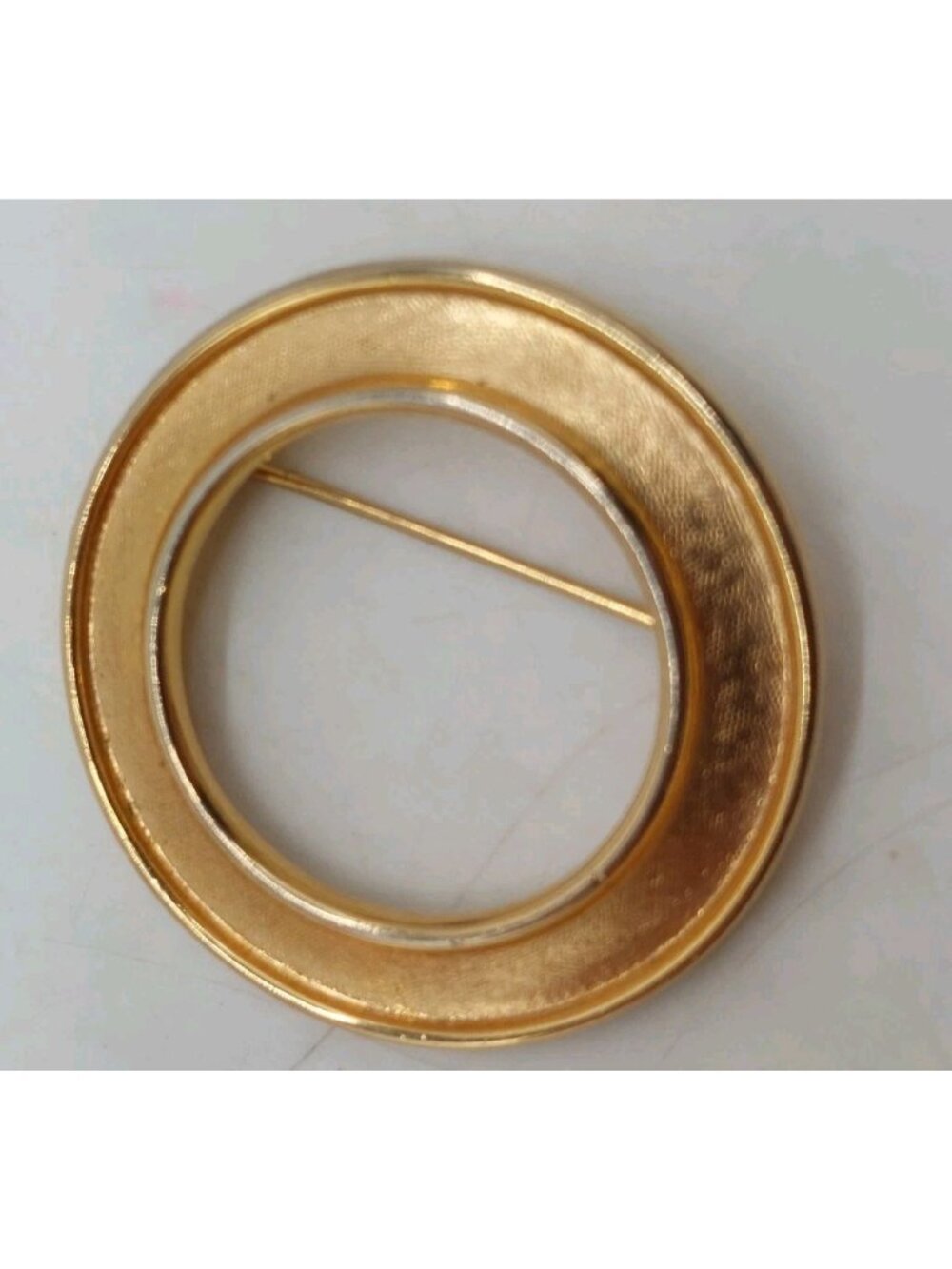 Trifari Signed Circular Round Gold Tone Brooch Pin